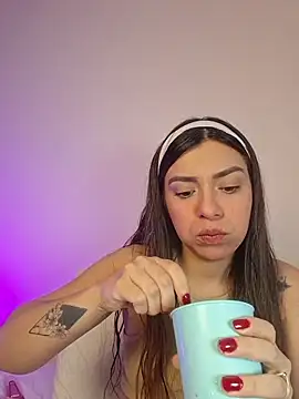 AmaiaSalvatore online show from 10/25/25, 09:48