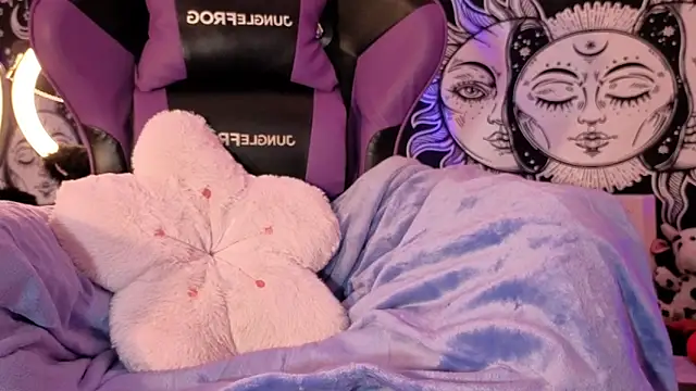 Gaia Gatex online show from 04/18/26, 02:52