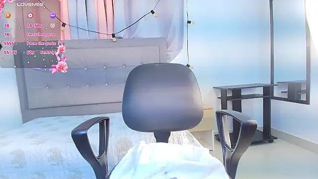 Snapshot of saray_reese chatting on 10/03/25, 12:28 saray reese online show from 10/03/25, 12:28