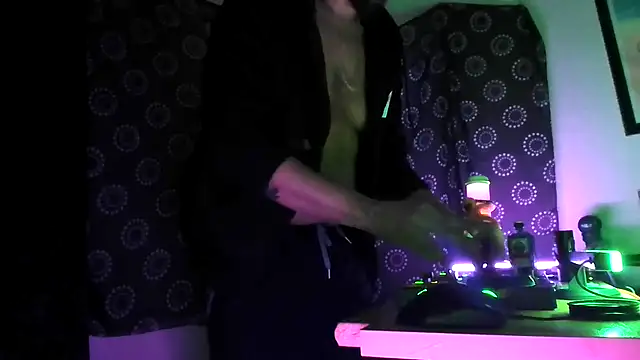 DjDiCKmannOnE online show from 11/29/25, 02:01