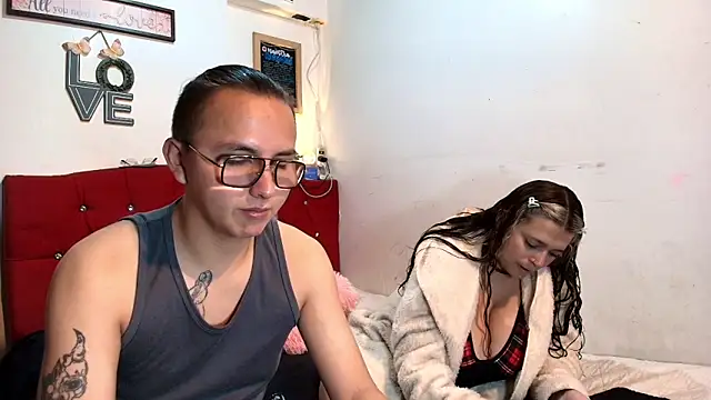 Snapshot of Husbands_Horny chatting on 10/15/25, 01:41 Husbands Horny online show from 10/15/25, 01:41