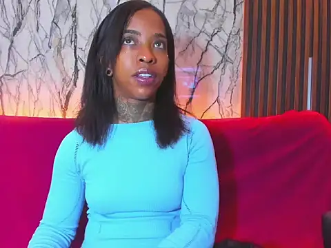 Pauline Fox online show from 11/12/25, 01:10