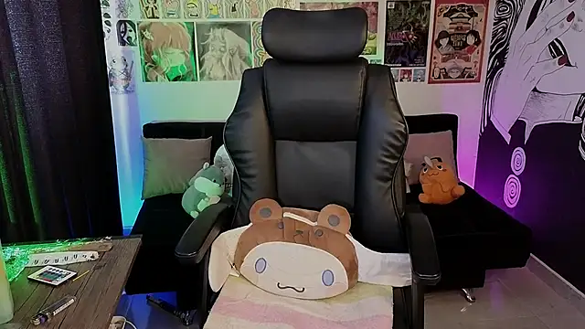 Yuhwan  online show from 02/25/26, 08:41