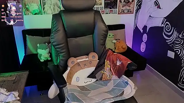 Yuhwan  online show from 11/24/25, 09:59