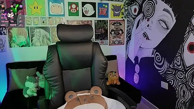 Yuhwan  online show from 11/18/25, 10:45