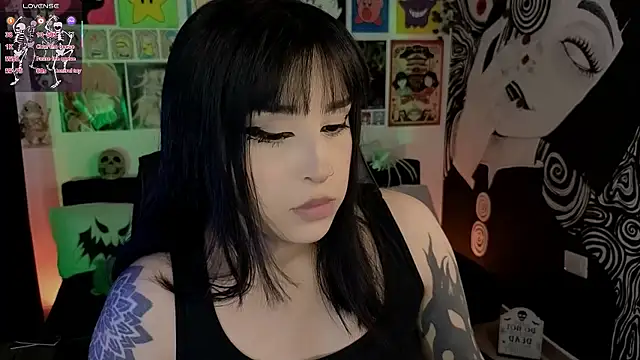 Yuhwan  online show from 10/23/25, 09:02