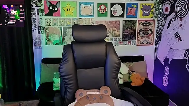 Yuhwan  online show from 11/16/25, 09:30