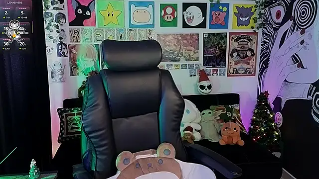 Yuhwan  online show from 12/22/25, 03:34