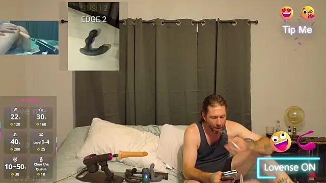 Snapshot of danoo84 chatting on 10/20/25, 03:08 danoo84 online show from 10/20/25, 03:08