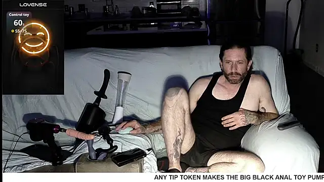 Snapshot of danoo84 chatting on 11/22/25, 07:51 danoo84 online show from 11/22/25, 07:51