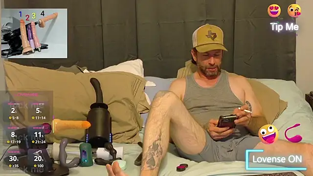 Snapshot of danoo84 chatting on 10/22/25, 03:50 danoo84 online show from 10/22/25, 03:50