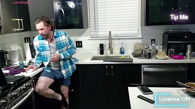 Snapshot of danoo84 chatting on 01/06/26, 05:33 danoo84 online show from 01/06/26, 05:33