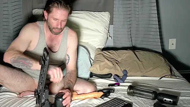 Snapshot of danoo84 chatting on 02/17/26, 04:21 danoo84 online show from 02/17/26, 04:21