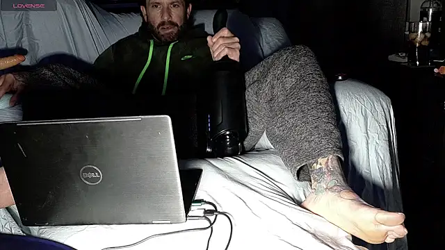 Snapshot of danoo84 chatting on 11/29/25, 06:35 danoo84 online show from 11/29/25, 06:35