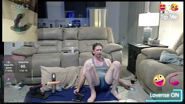 Snapshot of danoo84 chatting on 10/12/25, 04:58 danoo84 online show from 10/12/25, 04:58