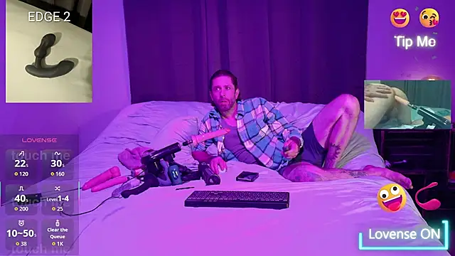 Snapshot of danoo84 chatting on 10/13/25, 03:30 danoo84 online show from 10/13/25, 03:30