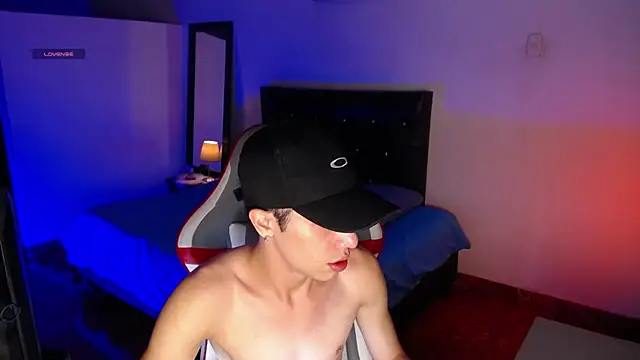 Snapshot of santiago_cutex chatting on 07/16/26, 01:30 santiago cutex online show from 07/16/26, 01:30
