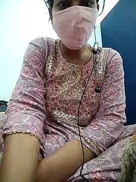 Miss-0012 online show from 11/13/25, 04:44