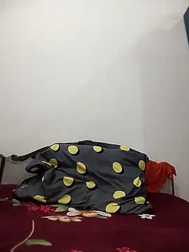 Snapshot of Miss-0012 chatting on 10/15/25, 03:42 Miss-0012 online show from 10/15/25, 03:42