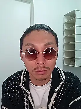 specialz0831 online show from 04/18/26, 08:49