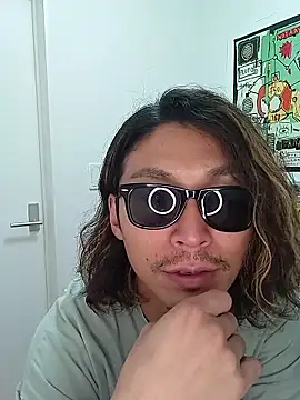 specialz0831 online show from 11/17/25, 12:53