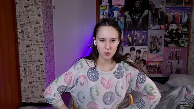 LucyRose3 online show from 12/17/25, 02:16