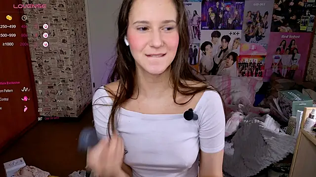 LucyRose3 online show from 11/04/25, 03:49