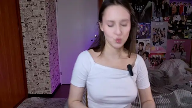 LucyRose3 online show from 12/15/25, 01:17