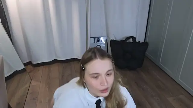 lisa schiele online show from 03/05/26, 08:38