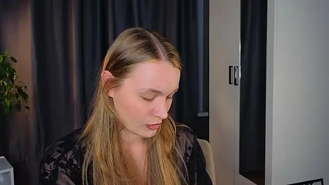 lisa schiele online show from 09/17/25, 08:33