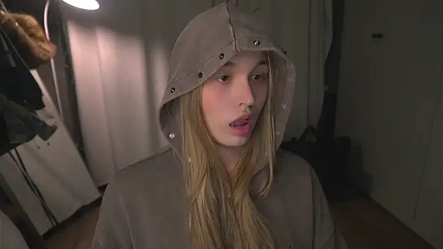 lisa schiele online show from 04/07/26, 08:21