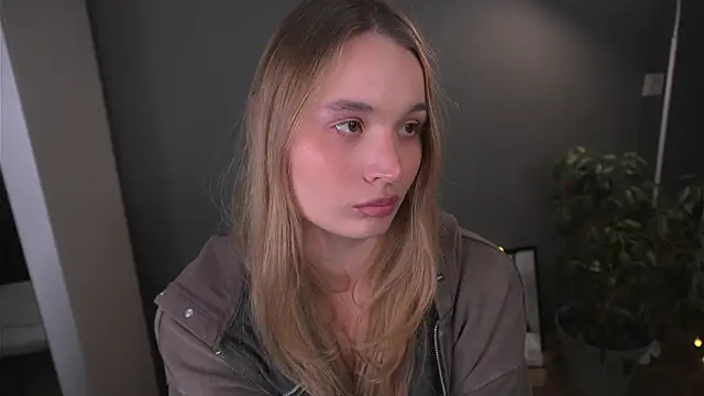 lisa schiele online show from 12/18/25, 08:23