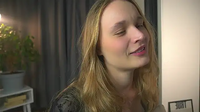 lisa schiele online show from 10/09/25, 08:20