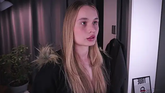 lisa schiele online show from 11/04/25, 08:23