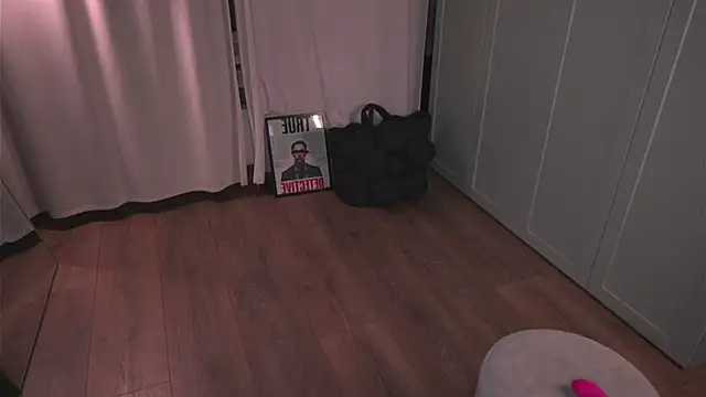 lisa schiele online show from 03/11/26, 08:58