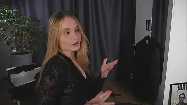 lisa schiele online show from 10/21/25, 08:19