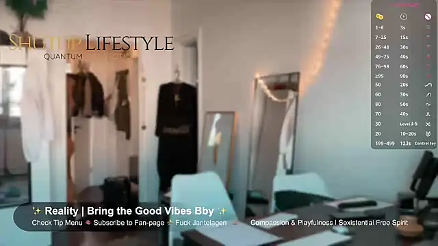 Snapshot of SwingWingWomanSweden chatting on 05/19/26, 07:48 SwingWingWomanSweden online show from 05/19/26, 07:48