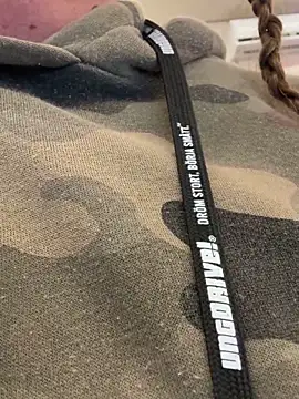 Snapshot of SwingWingWomanSweden chatting on 09/23/25, 06:48 SwingWingWomanSweden online show from 09/23/25, 06:48