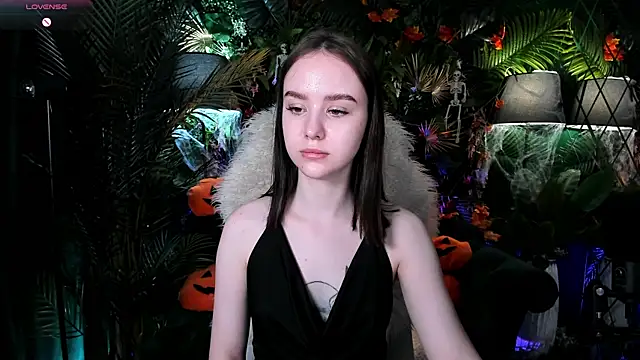 MarySparkle online show from 10/28/25, 03:51