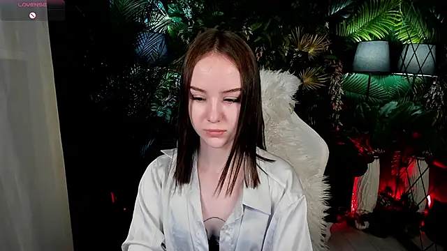 MarySparkle online show from 11/18/25, 03:43