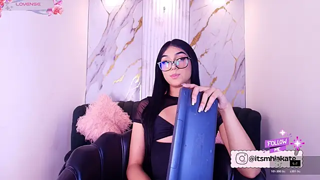 Snapshot of Mhiaa_Sweet chatting on 05/18/26, 12:10 Mhiaa Sweet online show from 05/18/26, 12:10