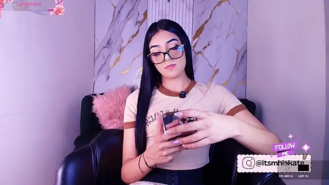 Snapshot of Mhiaa_Sweet chatting on 05/21/26, 12:35 Mhiaa Sweet online show from 05/21/26, 12:35