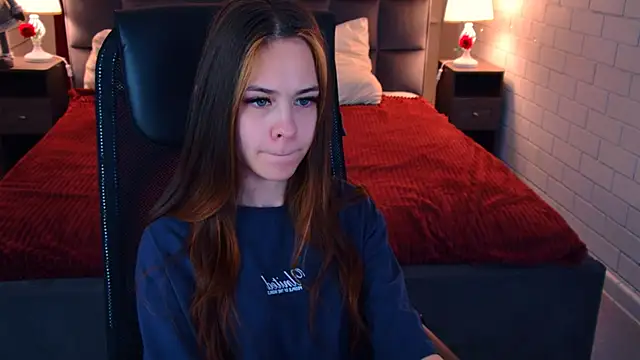 Snapshot of UliaNeer chatting on 03/11/26, 05:12 UliaNeer online show from 03/11/26, 05:12