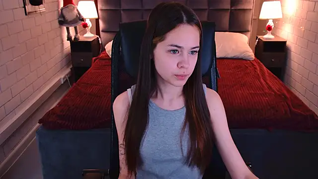 Snapshot of UliaNeer chatting on 03/05/26, 05:04 UliaNeer online show from 03/05/26, 05:04