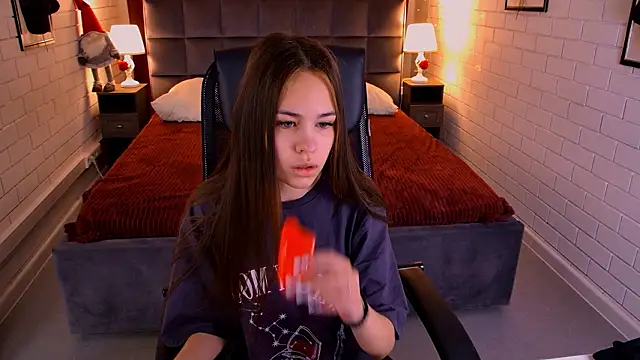 UliaNeer online show from 02/17/26, 05:05