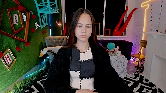 UliaNeer online show from 09/10/25, 05:06