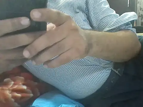 Snapshot of aarav_013 chatting on 09/27/25, 06:14 aarav 013 online show from 09/27/25, 06:14