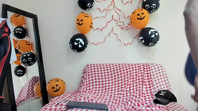 Snapshot of axel_rousse2 chatting on 10/24/25, 10:20 axel rousse2 online show from 10/24/25, 10:20