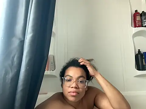 Snapshot of zahrabliss chatting on 09/19/25, 07:07 zahrabliss online show from 09/19/25, 07:07