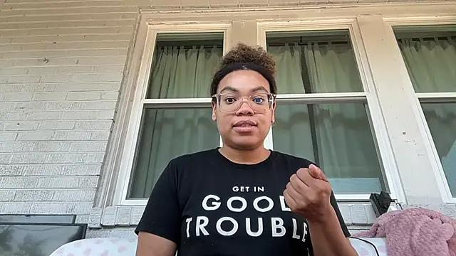 Snapshot of zahrabliss chatting on 09/12/25, 05:13 zahrabliss online show from 09/12/25, 05:13